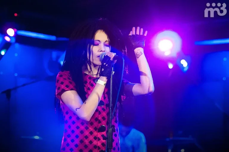 Nuki on stage, Music Town, Moscow, 24 March 2013 — photo 3 of 16