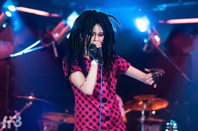 Nuki on stage, Music Town, Moscow, 24 March 2013 — photo 4 of 16