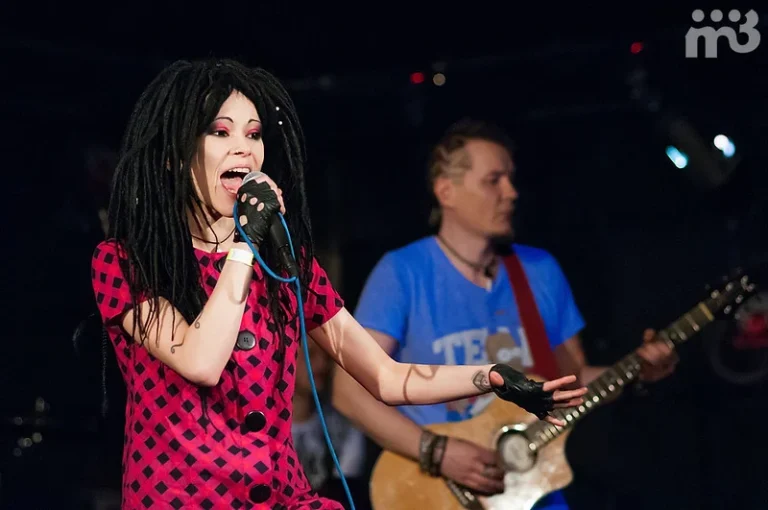 Nuki on stage, Music Town, Moscow, 24 March 2013 — photo 8 of 16