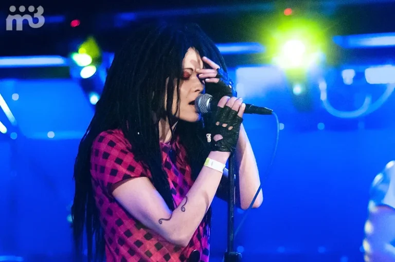 Nuki on stage, Music Town, Moscow, 24 March 2013 — photo 9 of 16