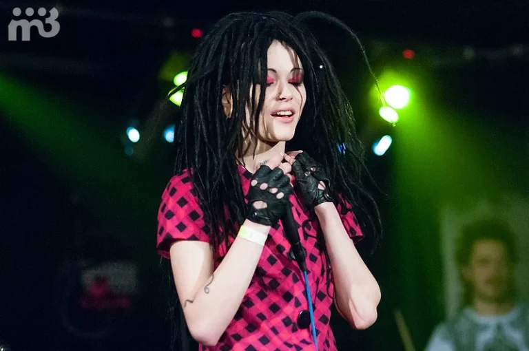 Nuki on stage, Music Town, Moscow, 24 March 2013 — photo 13 of 16