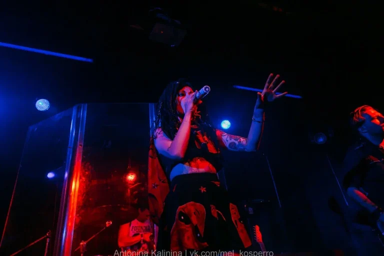 Nuki on stage, 16 tonn, Moscow, 14 October 2015 — photo 12 of 12