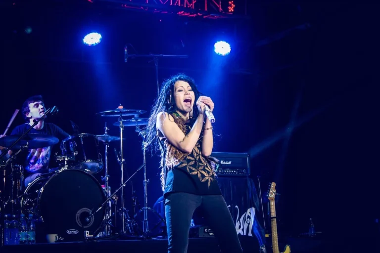 Nuki on stage, Arena Hall, Krasnodar, 11 December 2015 — photo 6 of 12