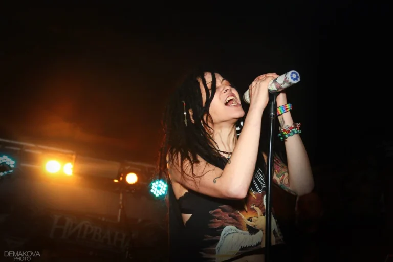 Nuki on stage, Nirvana, Yekaterinburg, 29 January 2016 — photo 10 of 12