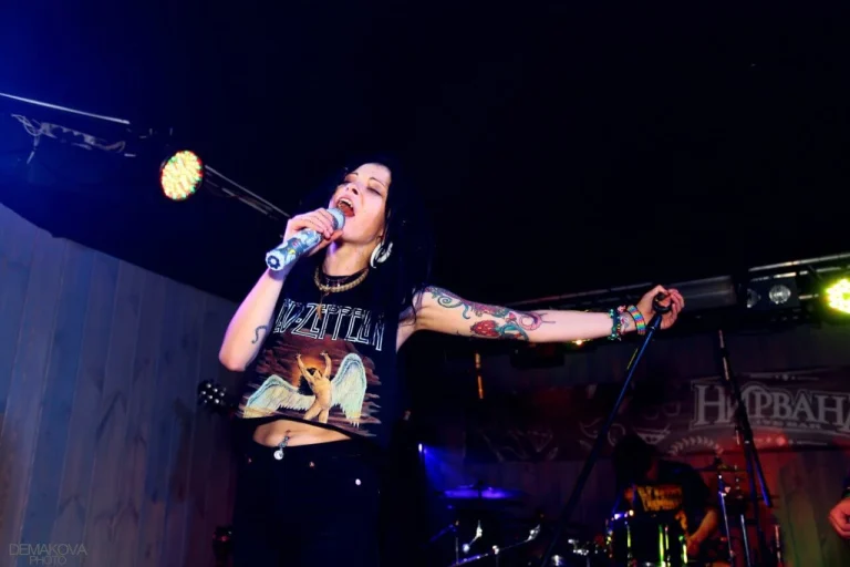 Nuki on stage, Nirvana, Yekaterinburg, 29 January 2016 — photo 12 of 12