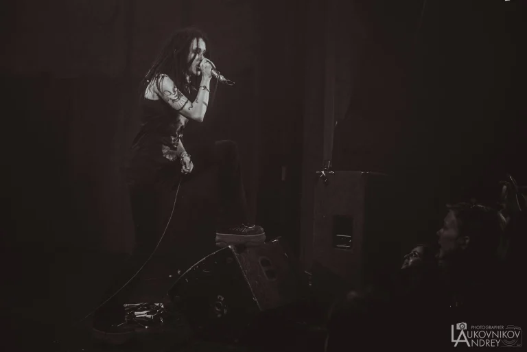 Nuki on stage, OPERA Concert Club, Saint Petersburg, 30 April 2016 — photo 2 of 12