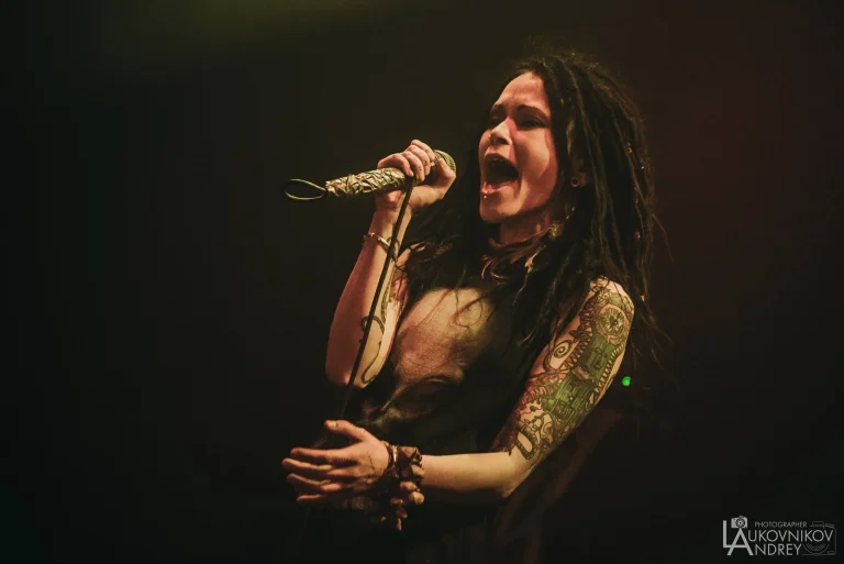 Nuki on stage, OPERA Concert Club, Saint Petersburg, 30 April 2016 — photo 4 of 12