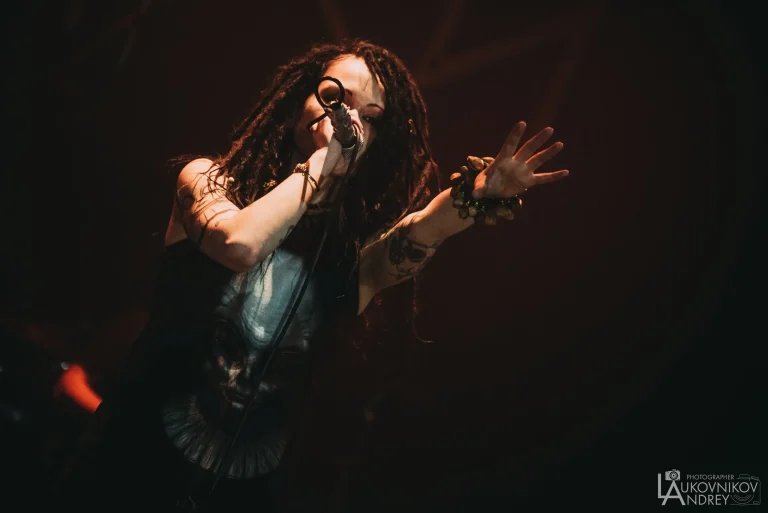 Nuki on stage, OPERA Concert Club, Saint Petersburg, 30 April 2016 — photo 10 of 12