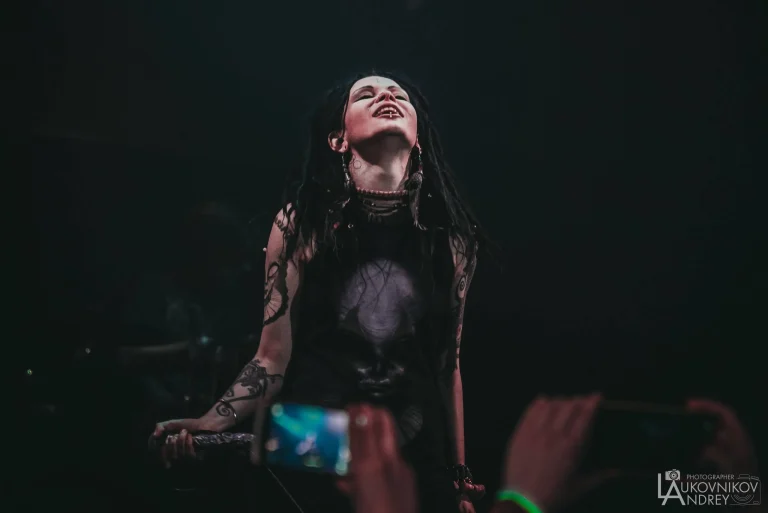 Nuki on stage, OPERA Concert Club, Saint Petersburg, 30 April 2016 — photo 11 of 12