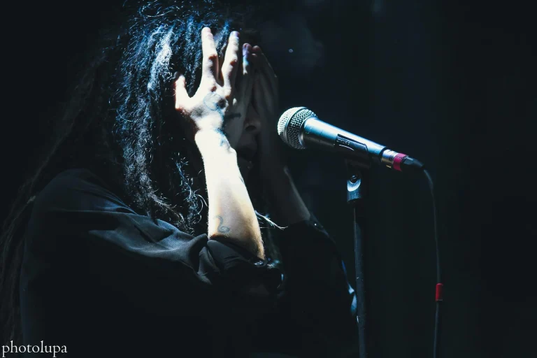 Nuki on stage, Stereo Hall, Moscow, 4 December 2016 — photo 5 of 12
