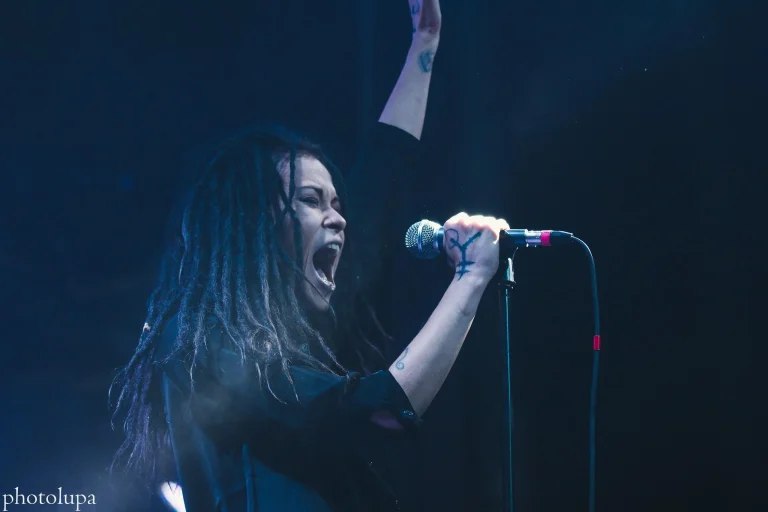 Nuki on stage, Stereo Hall, Moscow, 4 December 2016 — photo 6 of 12