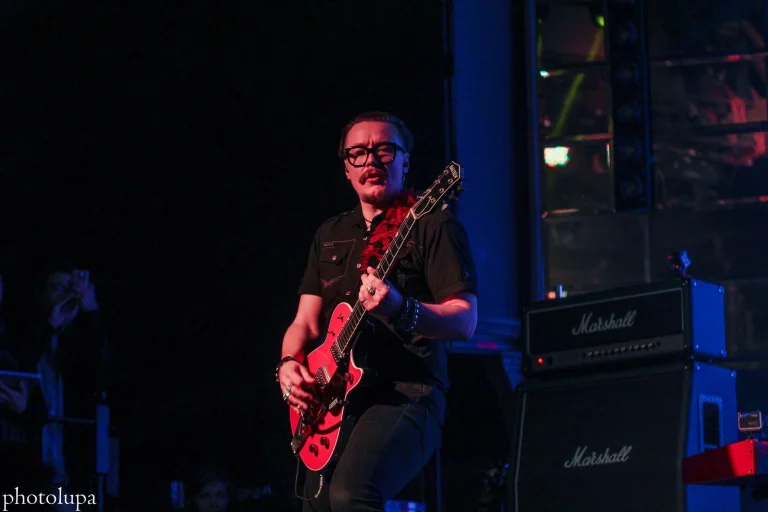 Nuki on stage, Stereo Hall, Moscow, 4 December 2016 — photo 10 of 12