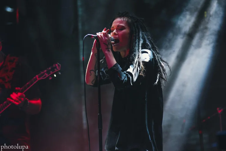 Nuki on stage, Stereo Hall, Moscow, 4 December 2016 — photo 11 of 12