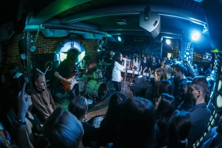 Nuki on stage, Machine Head, Saratov, 7 February 2018 — photo 9 of 12