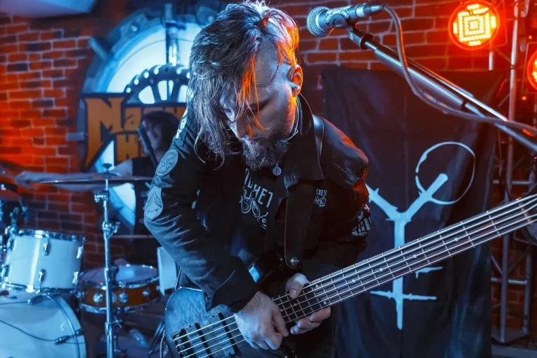 Nuki on stage, Machine Head, Saratov, 7 February 2018 — photo 10 of 12