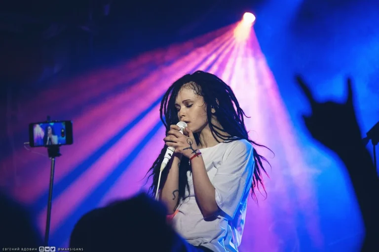 Nuki on stage, Buharest, Rostov-on-Don, 9 February 2018 — photo 1 of 8