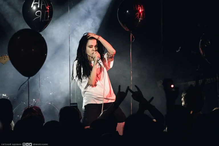 Nuki on stage, Buharest, Rostov-on-Don, 9 February 2018 — photo 2 of 8