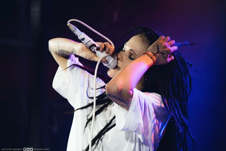 Nuki on stage, Buharest, Rostov-on-Don, 9 February 2018 — photo 4 of 8