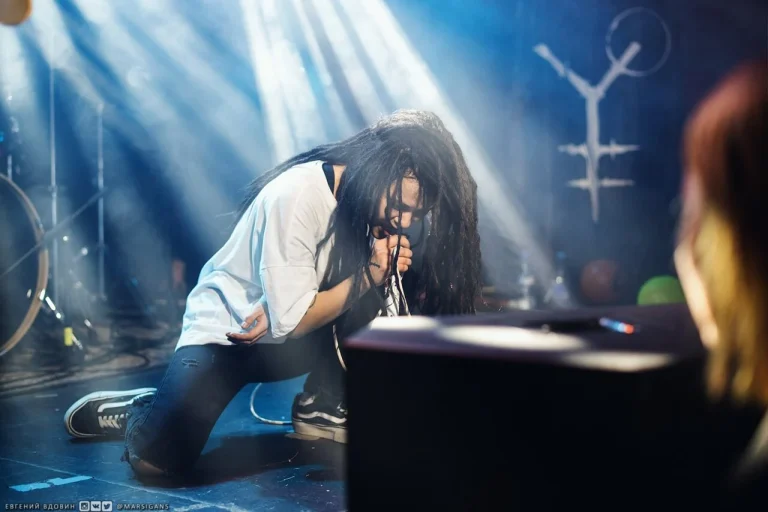 Nuki on stage, Buharest, Rostov-on-Don, 9 February 2018 — photo 5 of 8