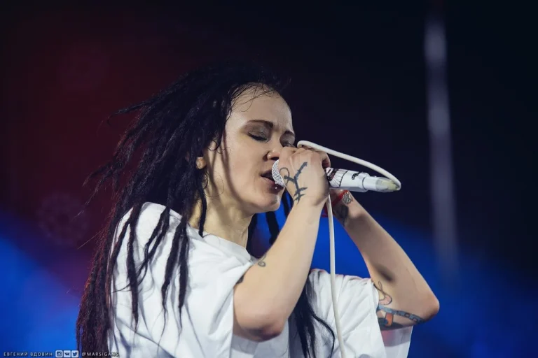 Nuki on stage, Buharest, Rostov-on-Don, 9 February 2018 — photo 6 of 8