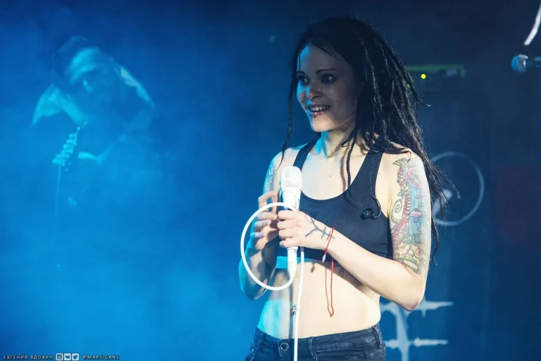 Nuki on stage, Buharest, Rostov-on-Don, 9 February 2018 — photo 7 of 8