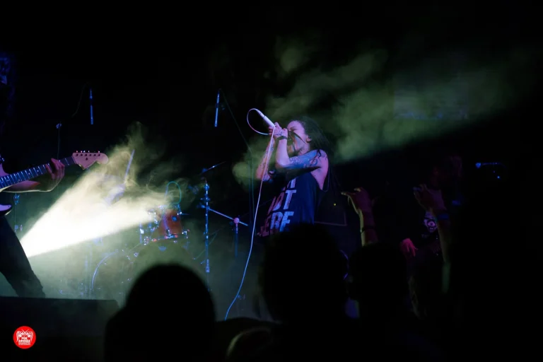 Nuki on stage, San Re Mo Holl, Vladivostok, 18 March 2018 — photo 5 of 12