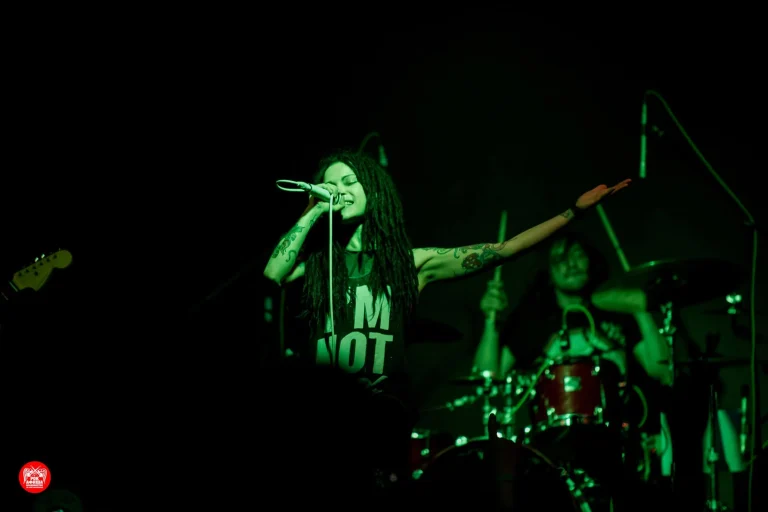 Nuki on stage, San Re Mo Holl, Vladivostok, 18 March 2018 — photo 7 of 12