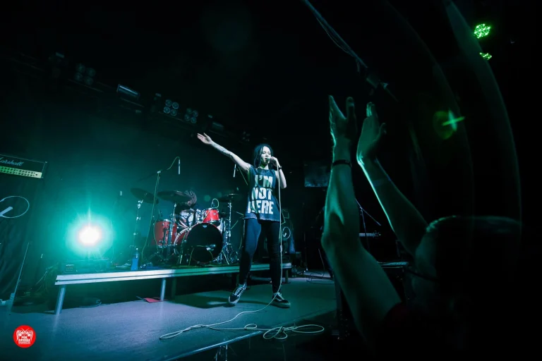 Nuki on stage, San Re Mo Holl, Vladivostok, 18 March 2018 — photo 11 of 12