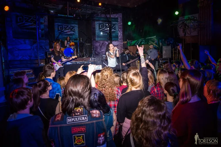 Nuki on stage, OZZ, Chelyabinsk, 7 April 2018 — photo 7 of 12