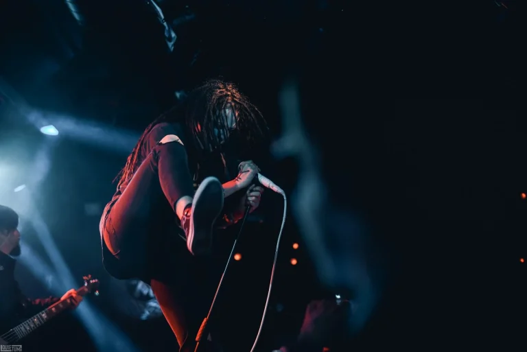 Nuki on stage, 16 tonn, Moscow, 7 June 2018 — photo 2 of 12