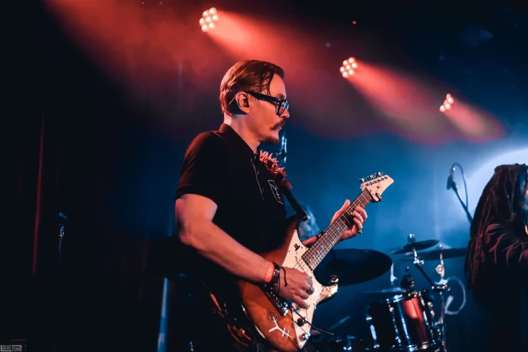 Nuki on stage, 16 tonn, Moscow, 7 June 2018 — photo 10 of 12