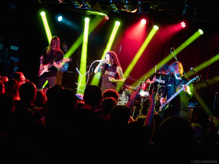 Nuki on stage, 16 tonn, Moscow, 5 June 2019 — photo 2 of 12