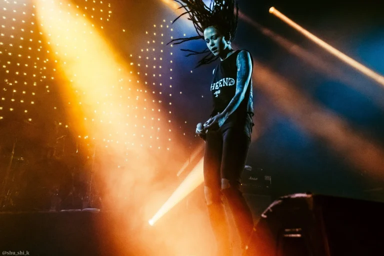 Nuki on stage, Avrora, Saint Petersburg, 27 February 2020 — photo 1 of 12