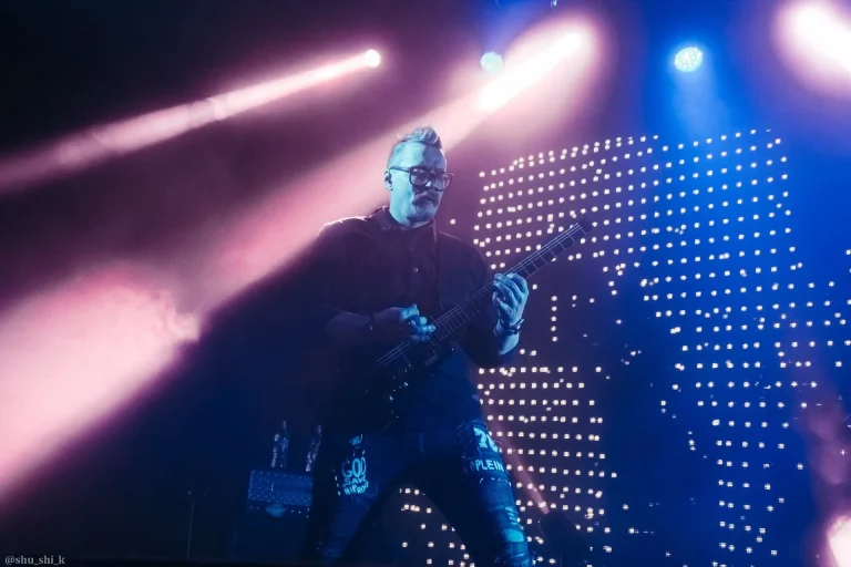 Nuki on stage, Avrora, Saint Petersburg, 27 February 2020 — photo 7 of 12