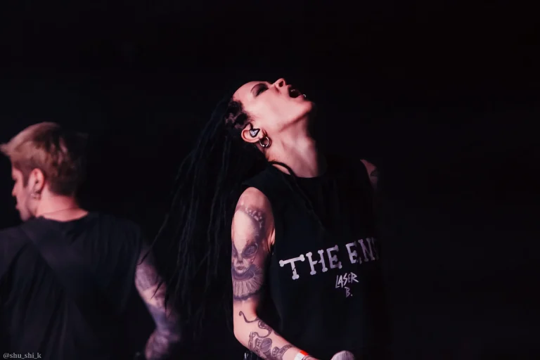 Nuki on stage, Avrora, Saint Petersburg, 27 February 2020 — photo 11 of 12