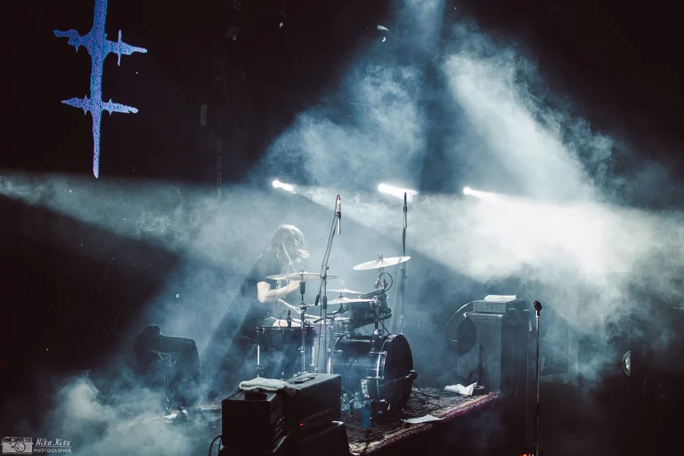 Nuki on stage, Avrora, Saint Petersburg, 19 November 2021 — photo 2 of 12
