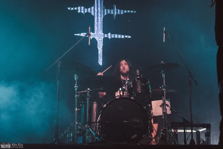 Nuki on stage, Avrora, Saint Petersburg, 19 November 2021 — photo 3 of 12