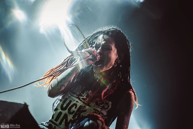 Nuki on stage, Avrora, Saint Petersburg, 19 November 2021 — photo 7 of 12