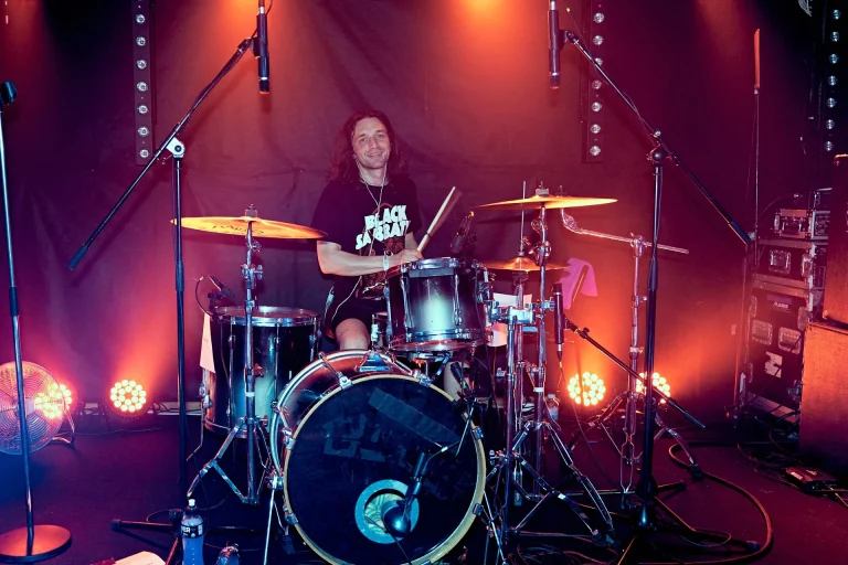 Nuki on stage, Alcatraz, Nizhny Novgorod, 26 November 2021 — photo 3 of 12