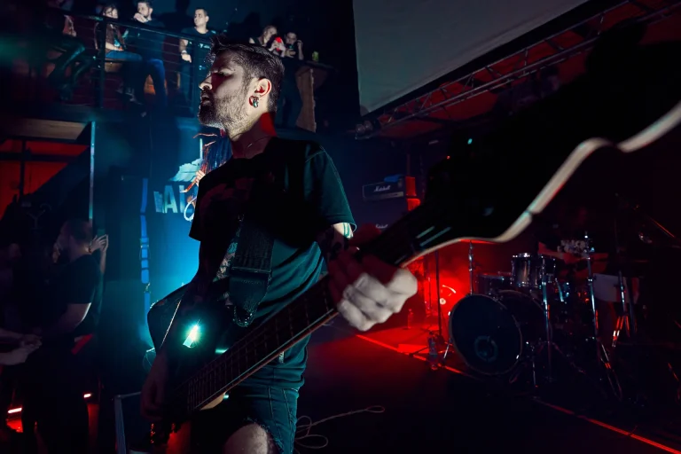 Nuki on stage, Alcatraz, Nizhny Novgorod, 26 November 2021 — photo 7 of 12