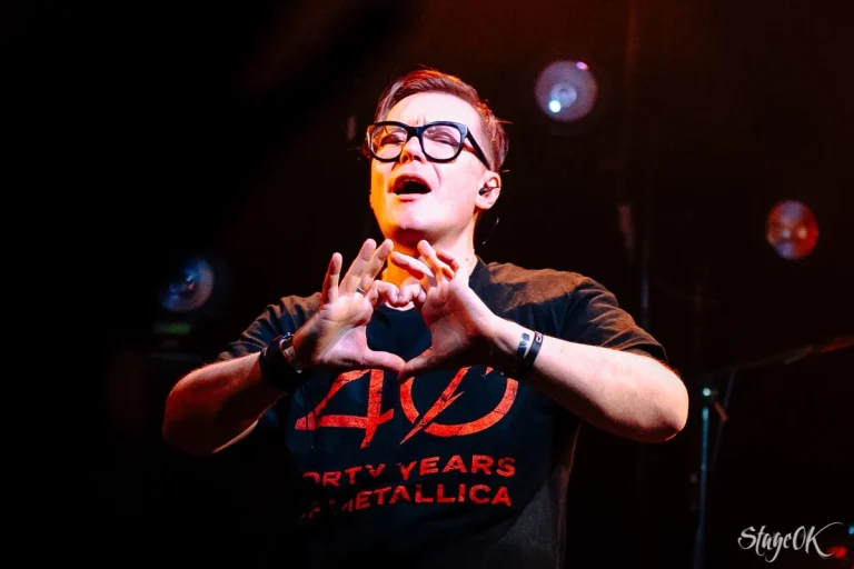 Nuki on stage, Sherwood Pub, Mytishchi, 12 March 2022 — photo 8 of 12