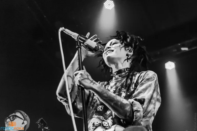 Nuki on stage, Urban, Moscow, 8 October 2022 — photo 5 of 12