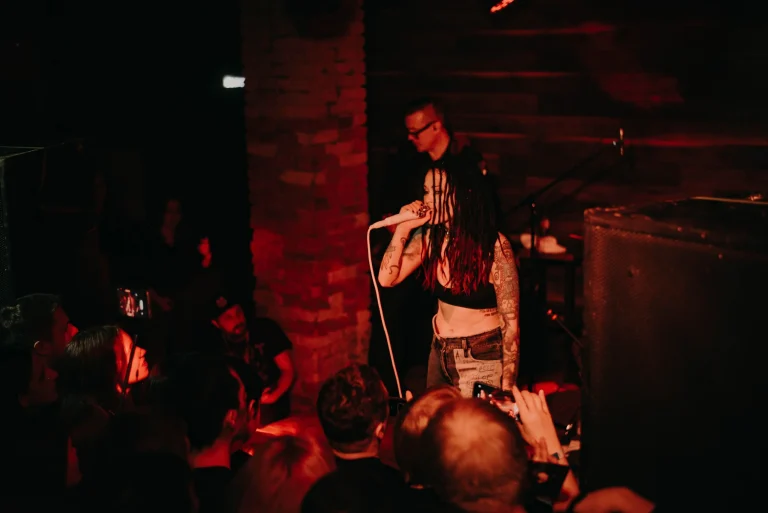 Nuki on stage, Club Ts, Yekaterinburg, 25 March 2023 — photo 5 of 12