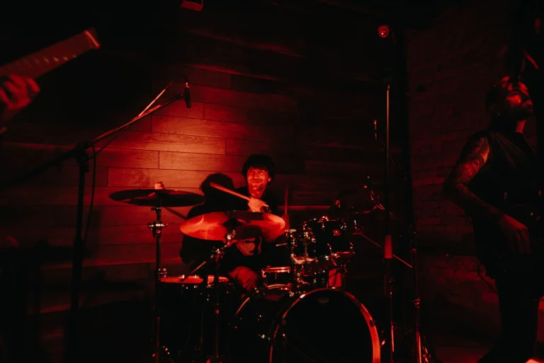 Nuki on stage, Club Ts, Yekaterinburg, 25 March 2023 — photo 6 of 12