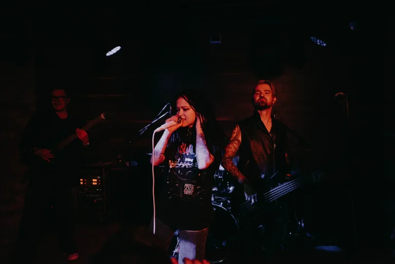 Nuki on stage, Club Ts, Yekaterinburg, 25 March 2023 — photo 7 of 12