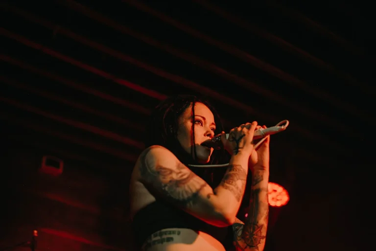 Nuki on stage, Club Ts, Yekaterinburg, 25 March 2023 — photo 11 of 12
